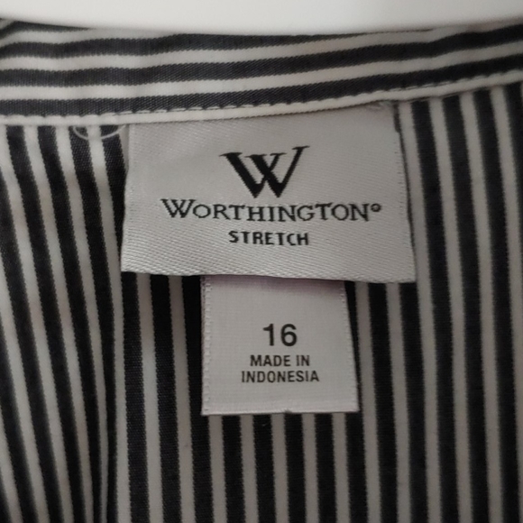 Women's button down - Picture 2 of 4